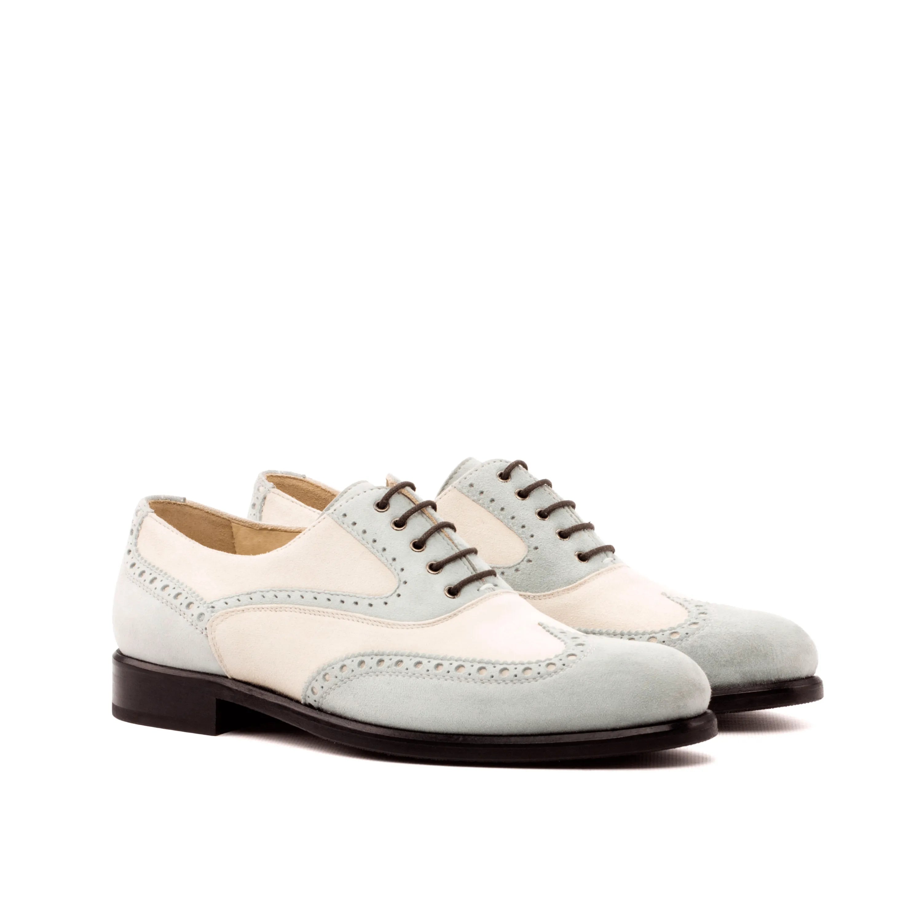 Two-tone leather wingtip shoes in Guda Ladies Oxford collection for stylish women