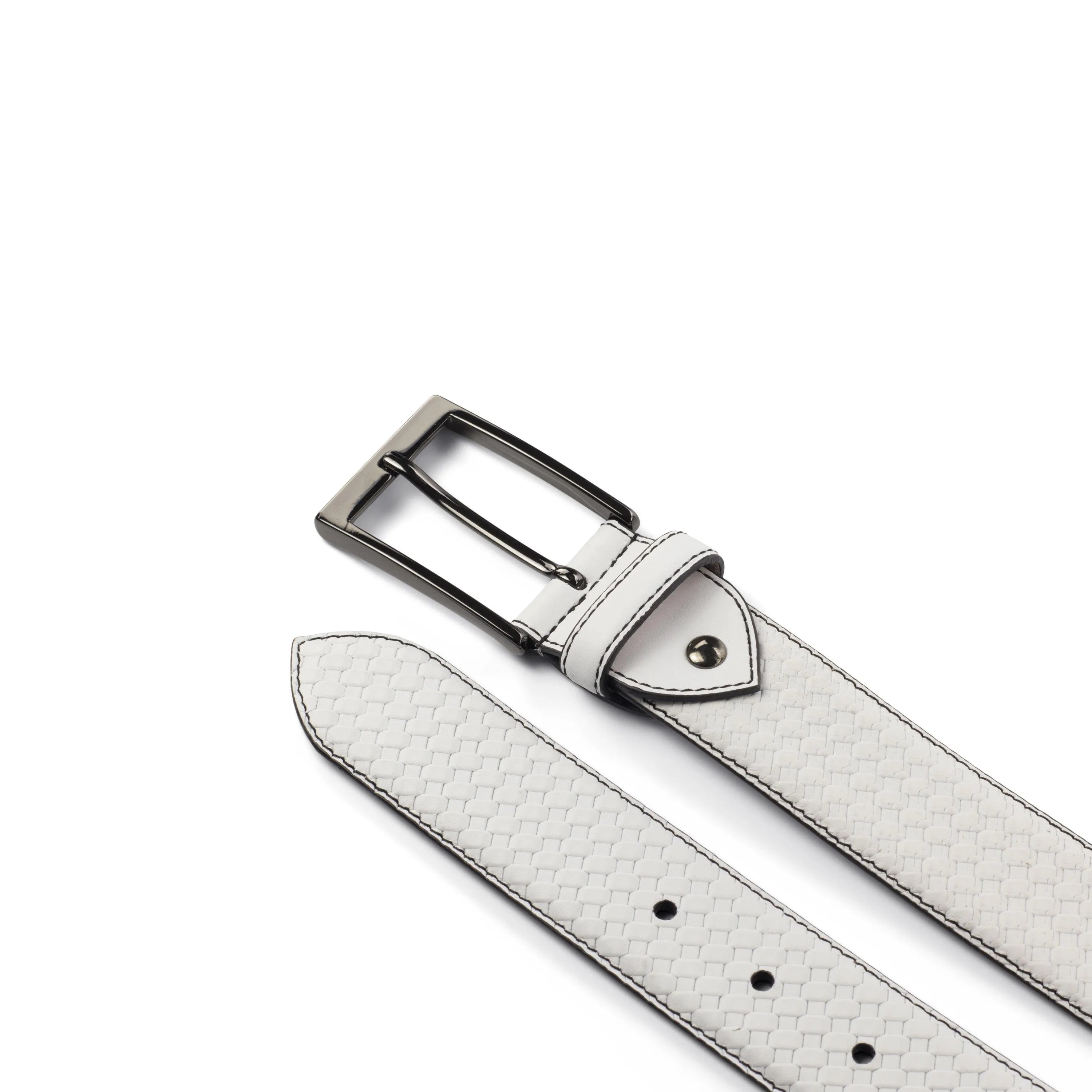 White textured leather Havana Hamptons Belt featuring a stylish metal buckle