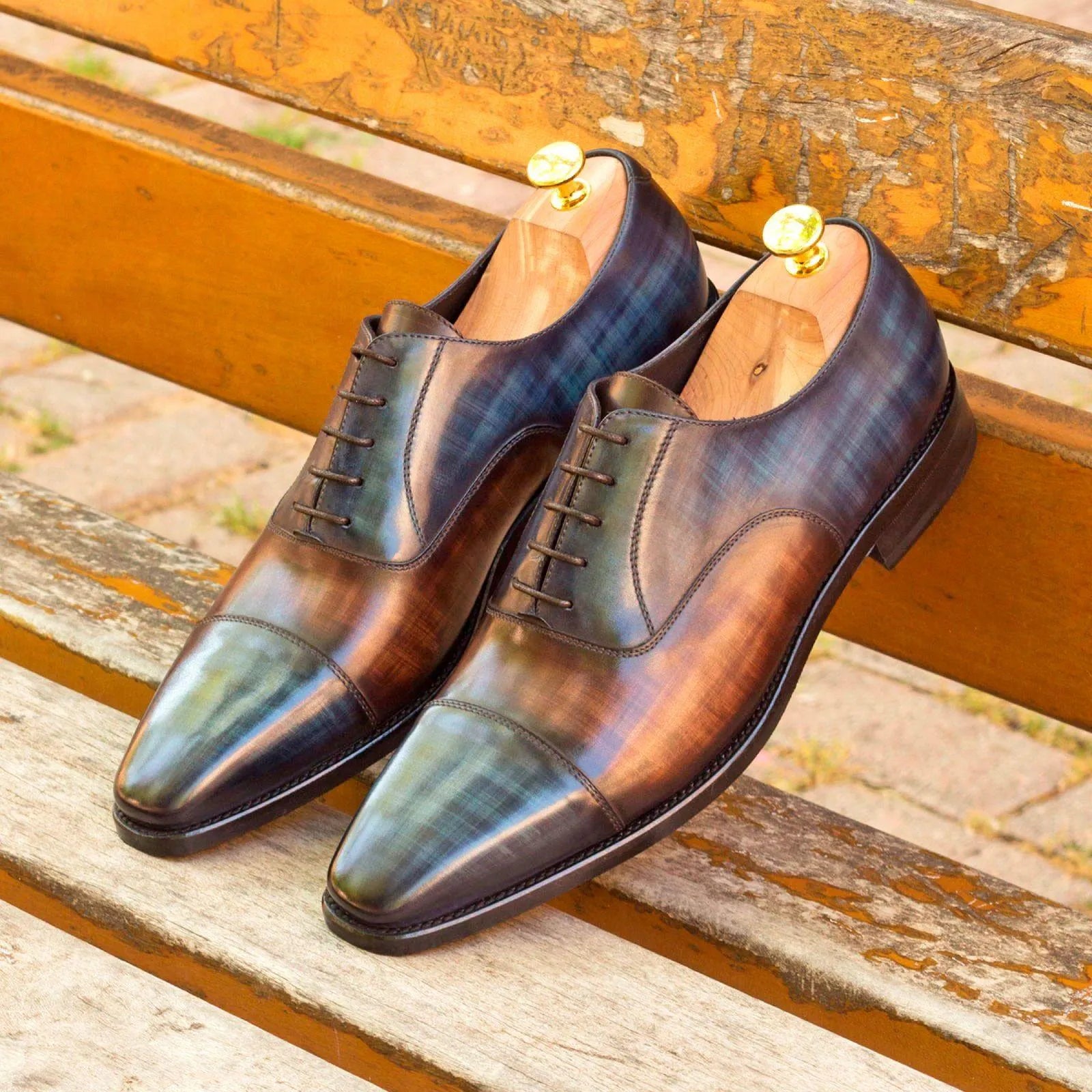 Two-toned leather Heartland Oxford patina shoes showcasing elegant craftsmanship