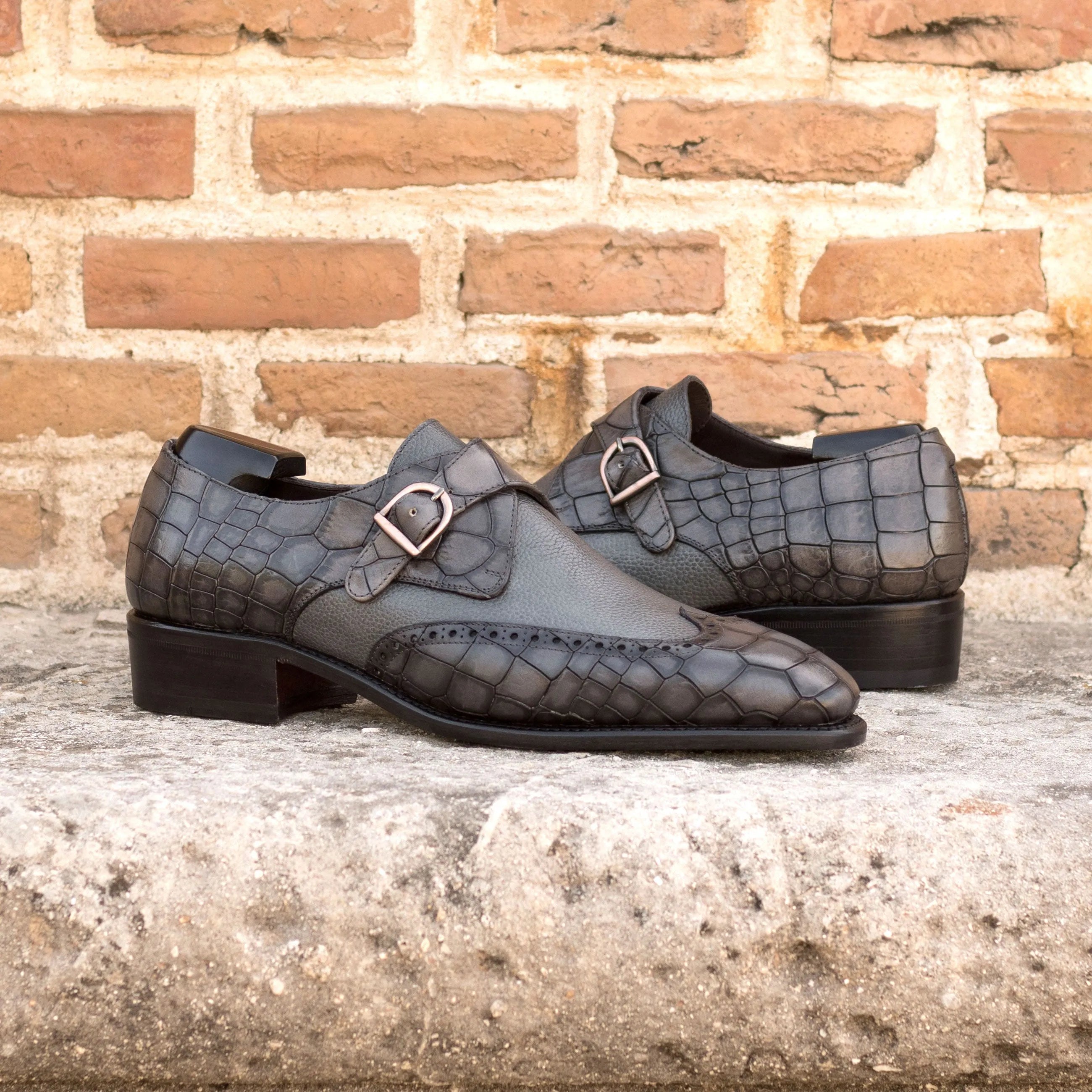 Gray crocodile-patterned Huracan Single Monk strap shoes for a stylish formal look