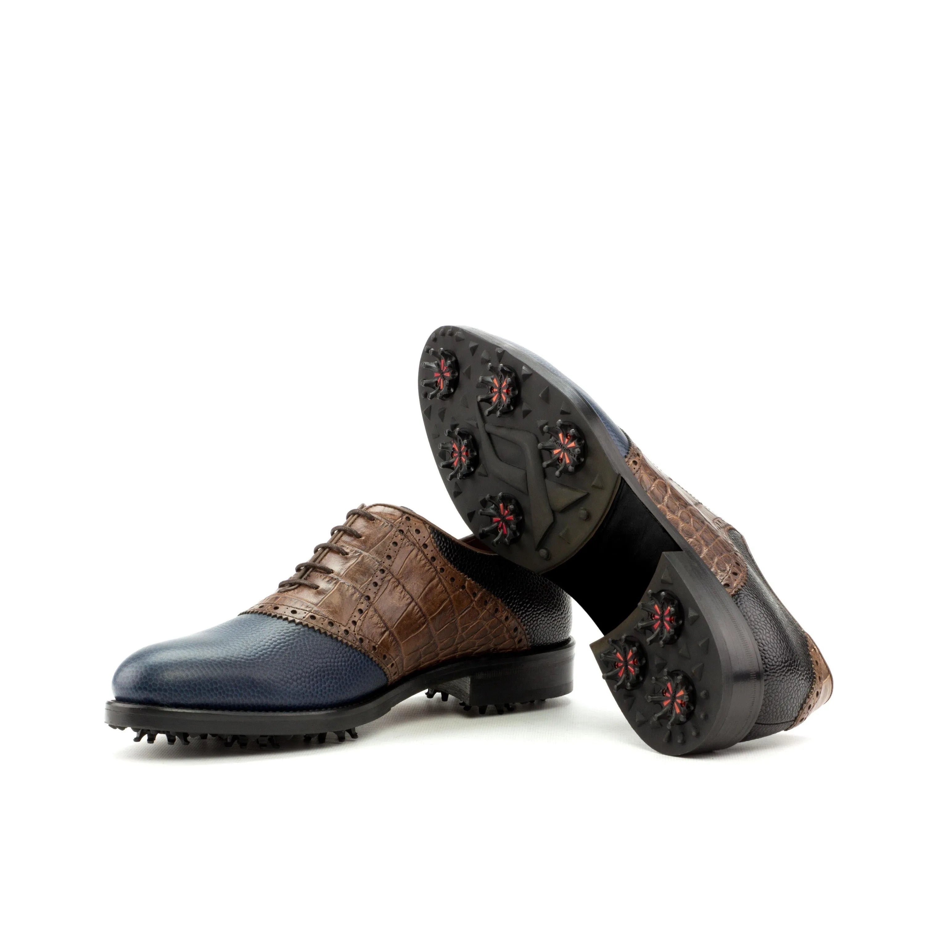 Two-tone leather Lanai Saddle Golf Shoes featuring pebble grain design for enhanced style