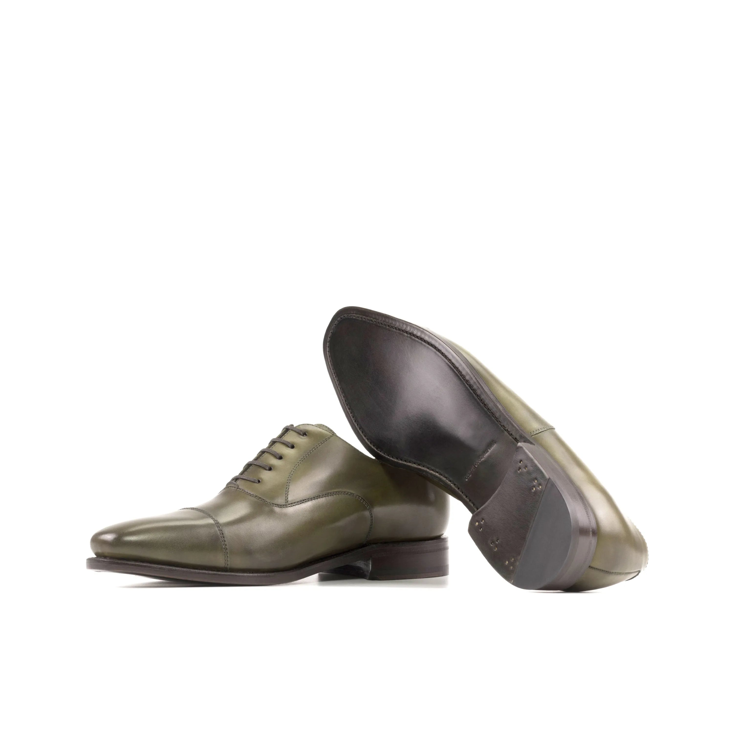 Olive green leather Malkom Oxford Shoes II showcasing elegance and style in fast lane fashion
