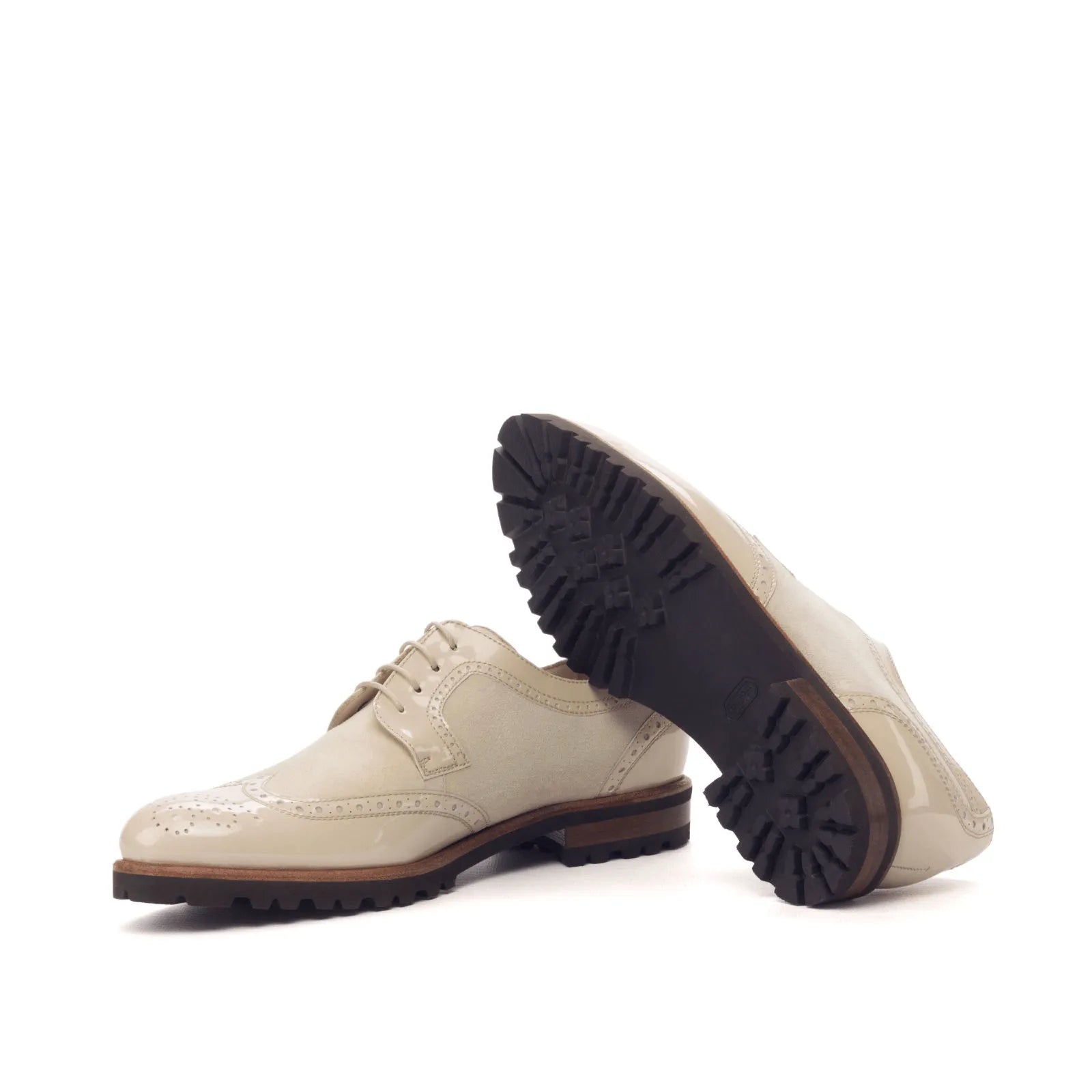 Beige leather brogue shoes of the Nana Ladies Derby Wingtip style
