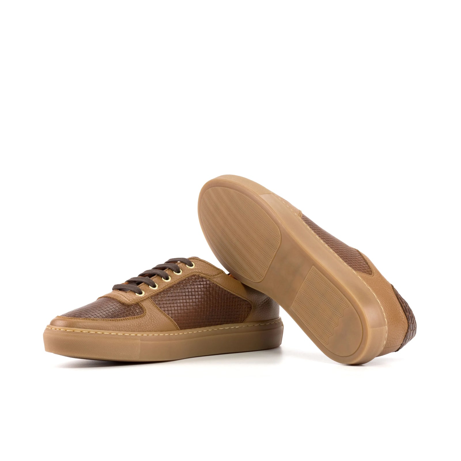 Nomad Low Top Sneaker | Que Shebley