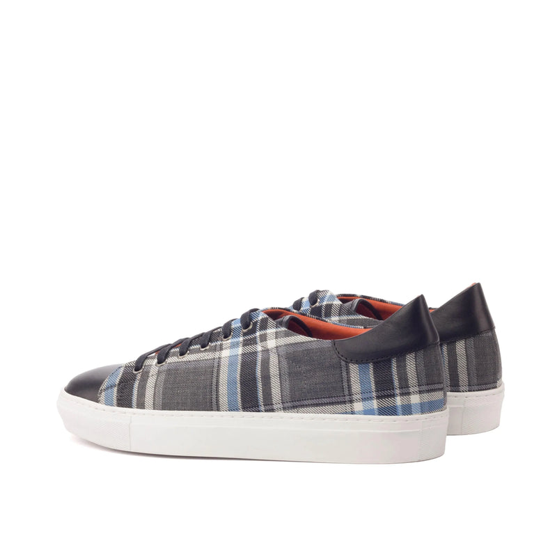 Plaid low-top Retro Trainer Sneakers showcasing stylish and comfortable design