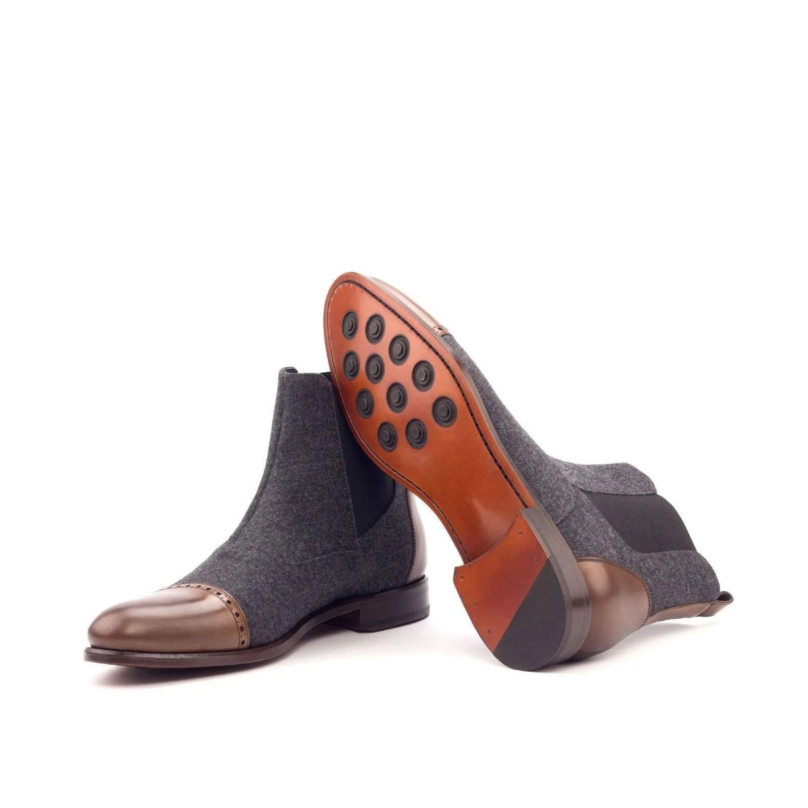 Gray and brown leather Sandos Chelsea Boot II, stylish and versatile Chelsea boot design