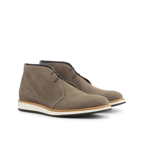 Taupe suede T42 Chukka boots showcasing stylish and versatile footwear