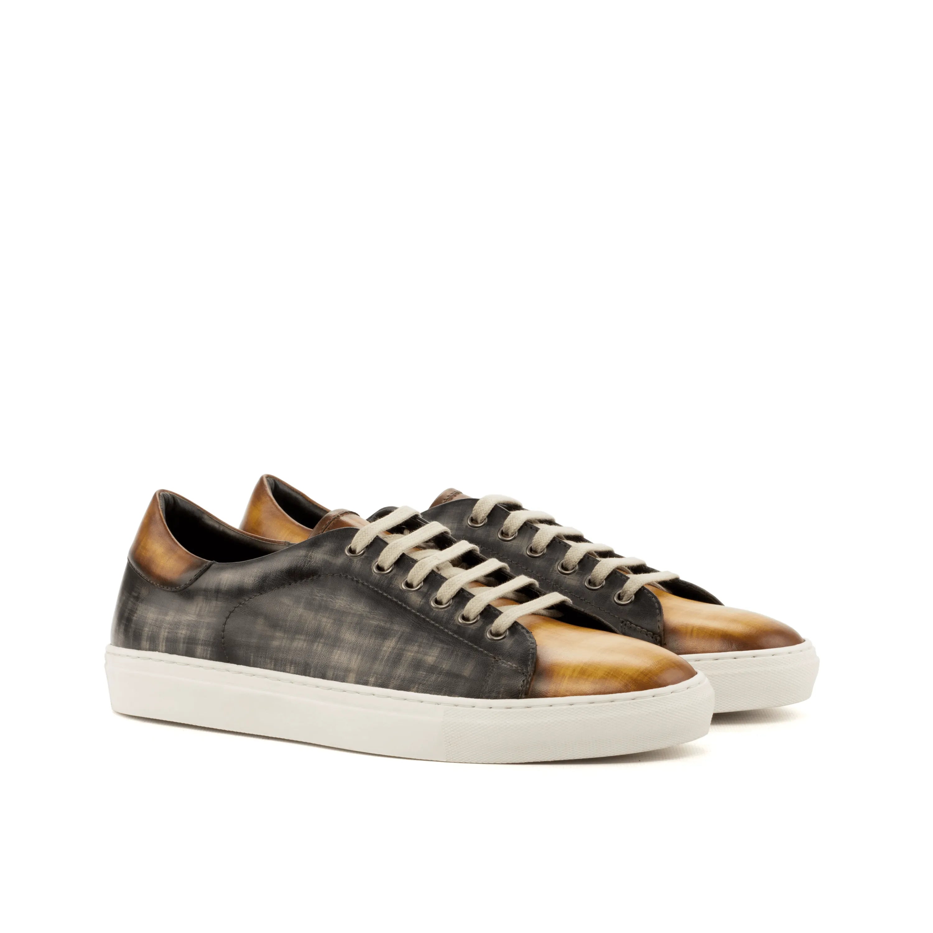 Two-tone leather sneakers from Tameo Trainer Patina, ideal for casual elegance