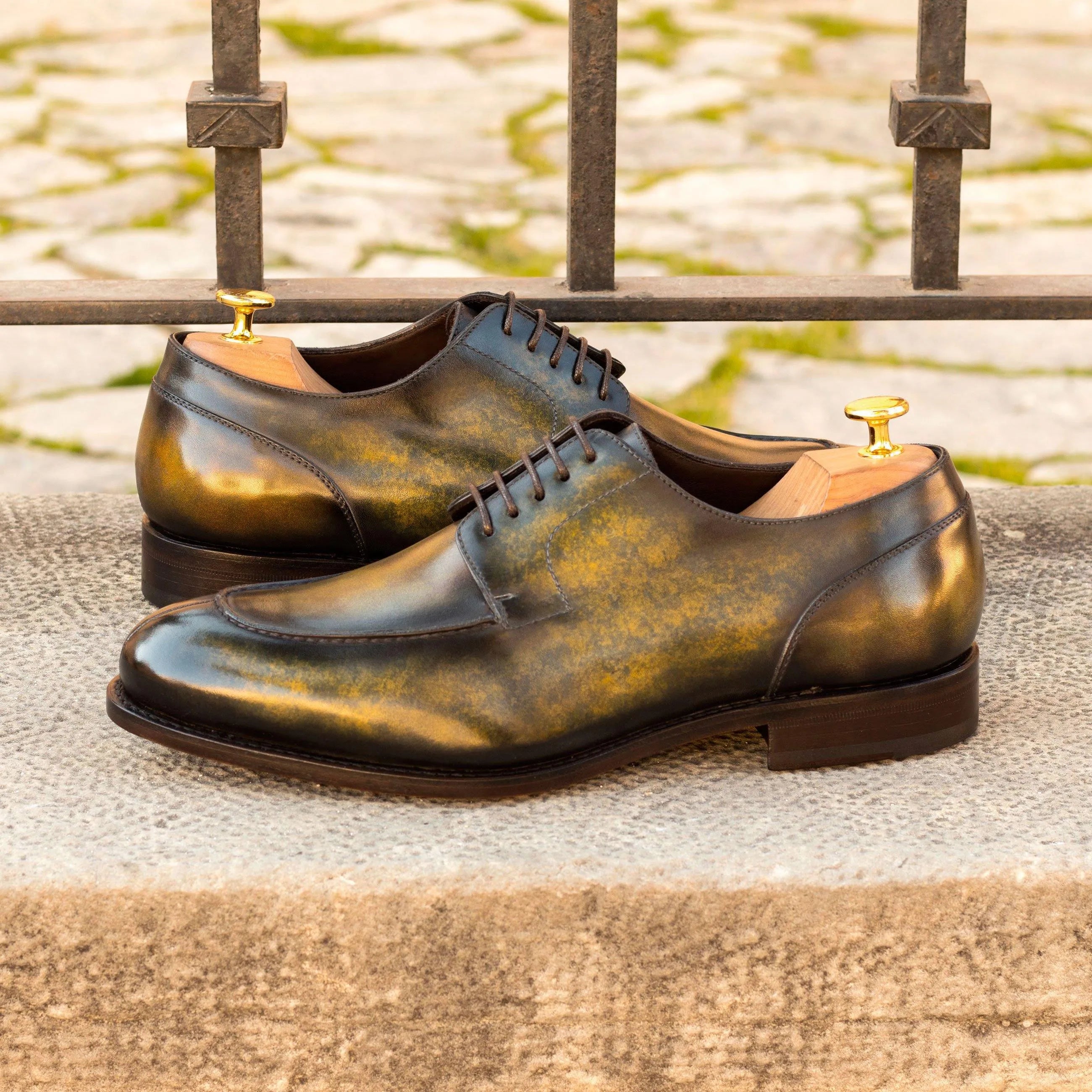 Two-toned leather Timadeias Patina Derby split toe dress shoes for refined elegance
