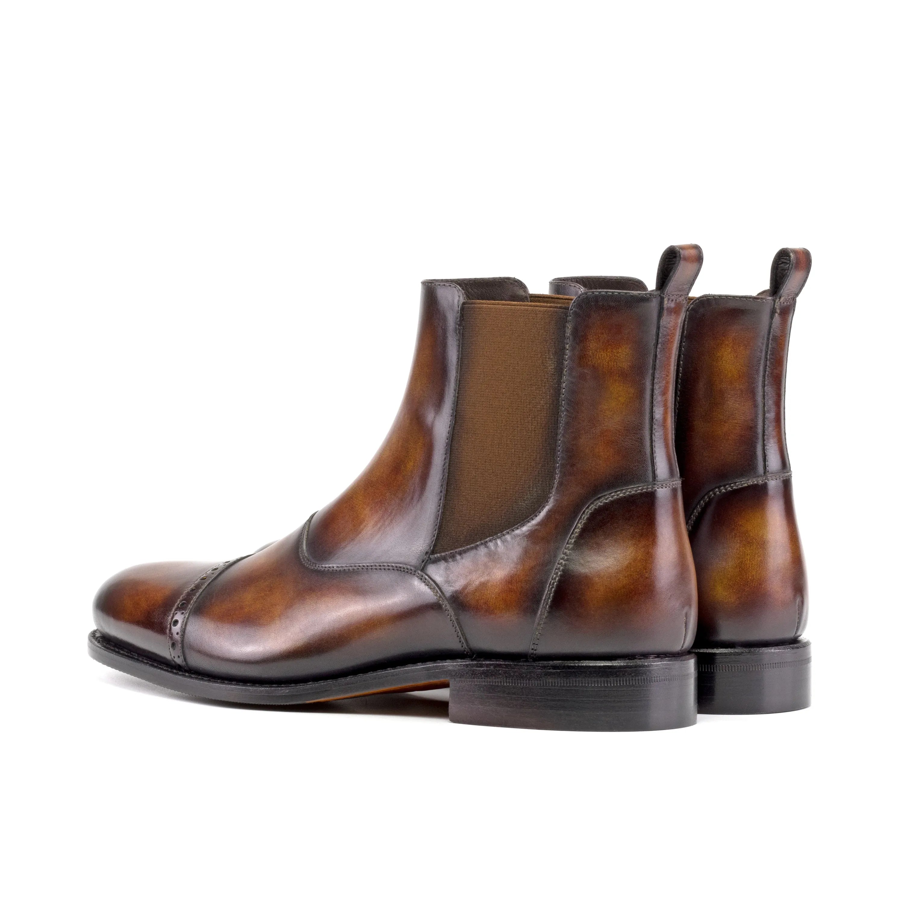 Brown leather Willy Patina Chelsea Boots II featuring rounded toe design for stylish comfort