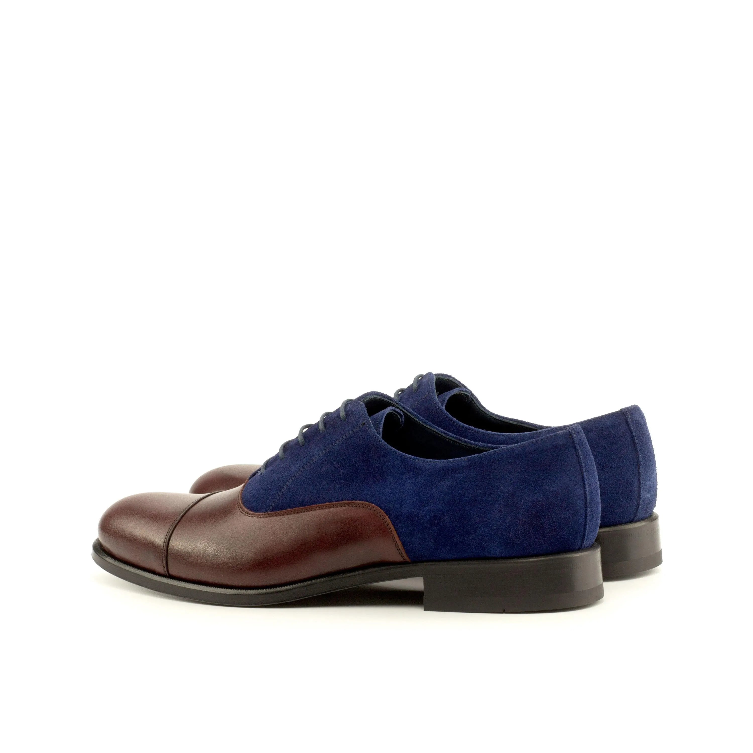 Two-toned leather WR11 Oxford Shoes II showcasing classic Oxford shoe design