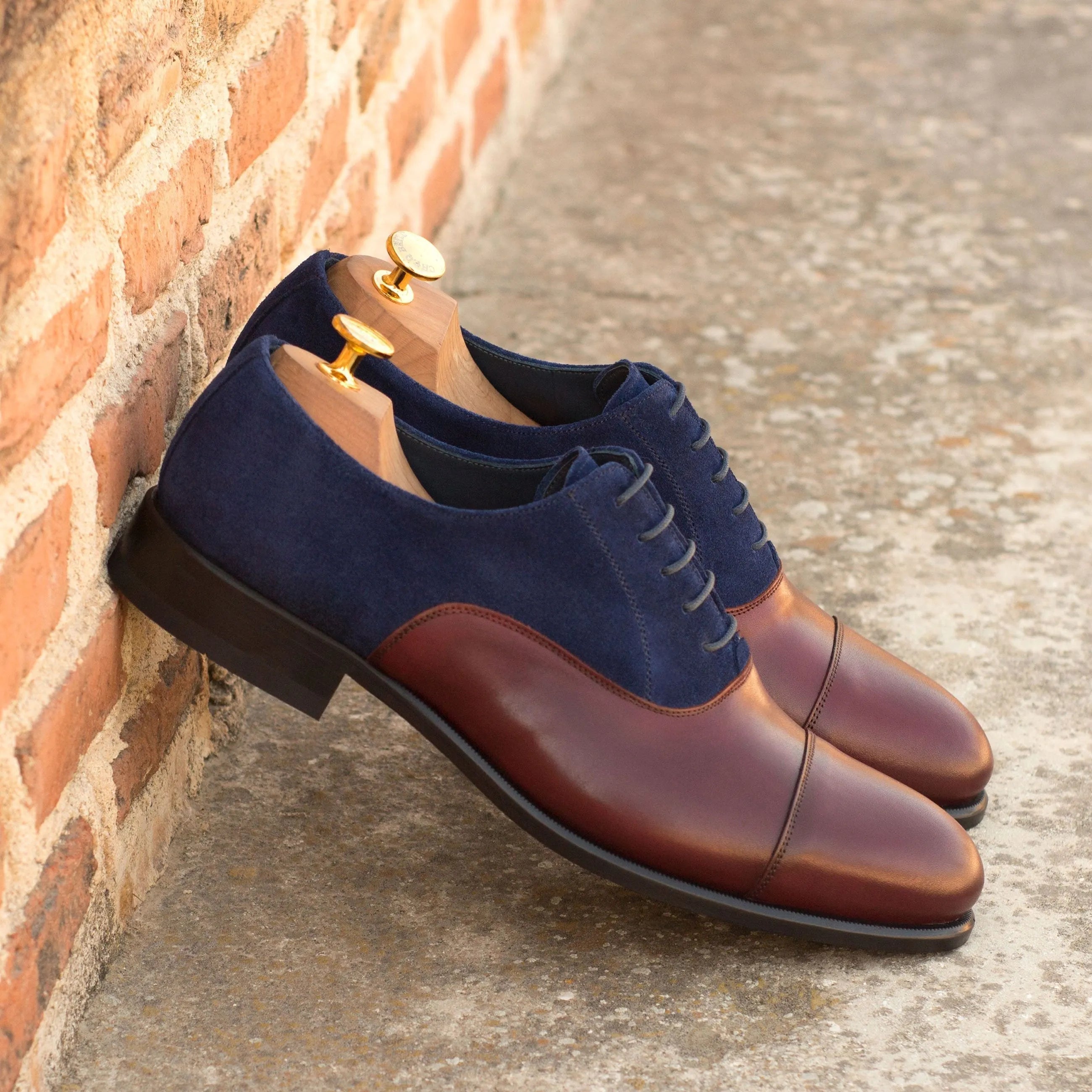 Two-tone leather WR11 Oxford Shoes showcasing elegant design and craftsmanship